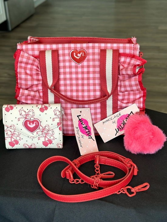 Betsey Johnson Handbags - NWT Betsy Johnson Pink Gingham Heart Tote with Matching Wallet &
Crossbody Strap